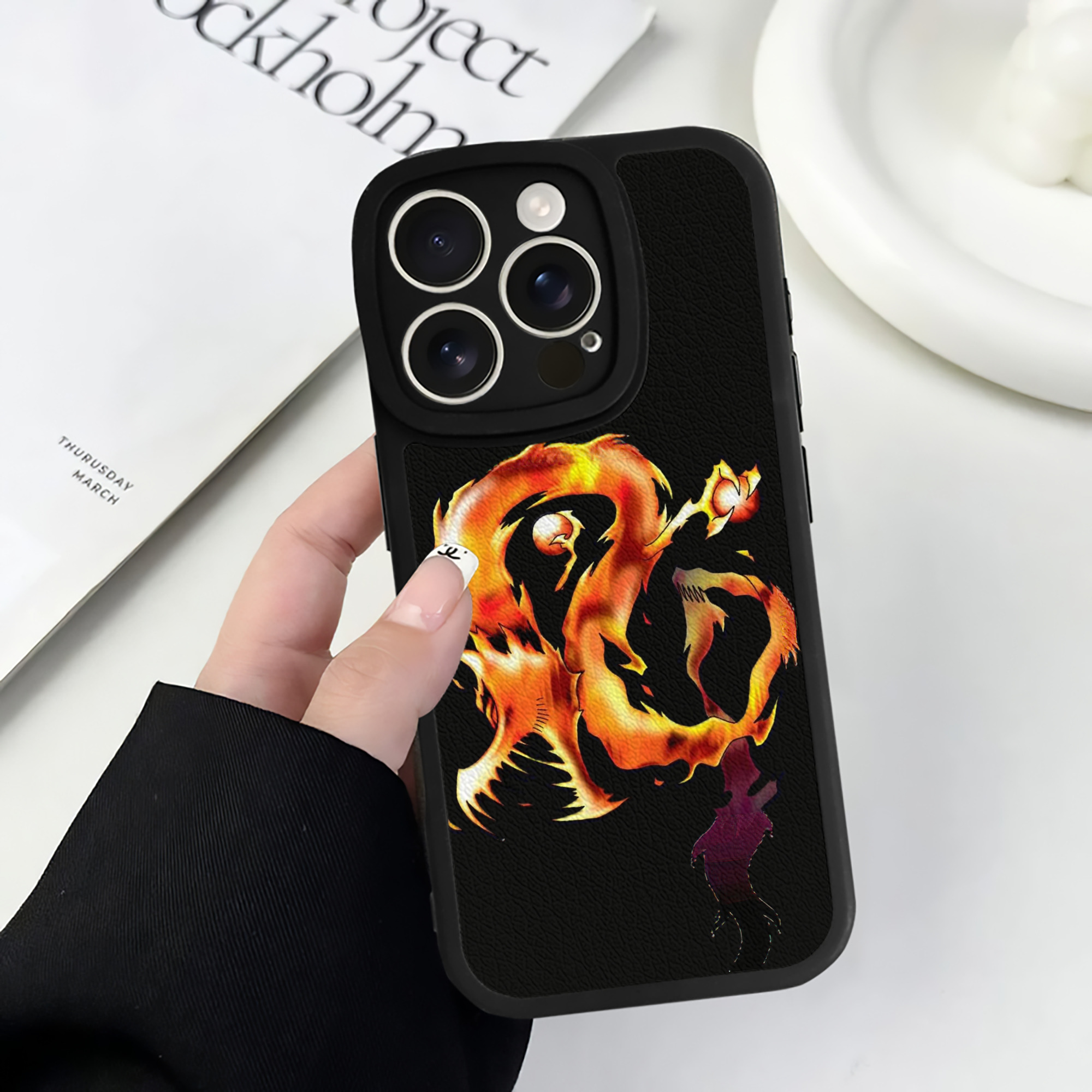 遊☆戯☆王 Yu-Gi-Oh! 【iPhone 16シリーズ対応】シリコンスマホケース（レザー調） 材質：シリコン